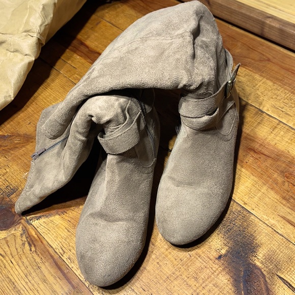 Austin suede boots - Picture 2 of 6